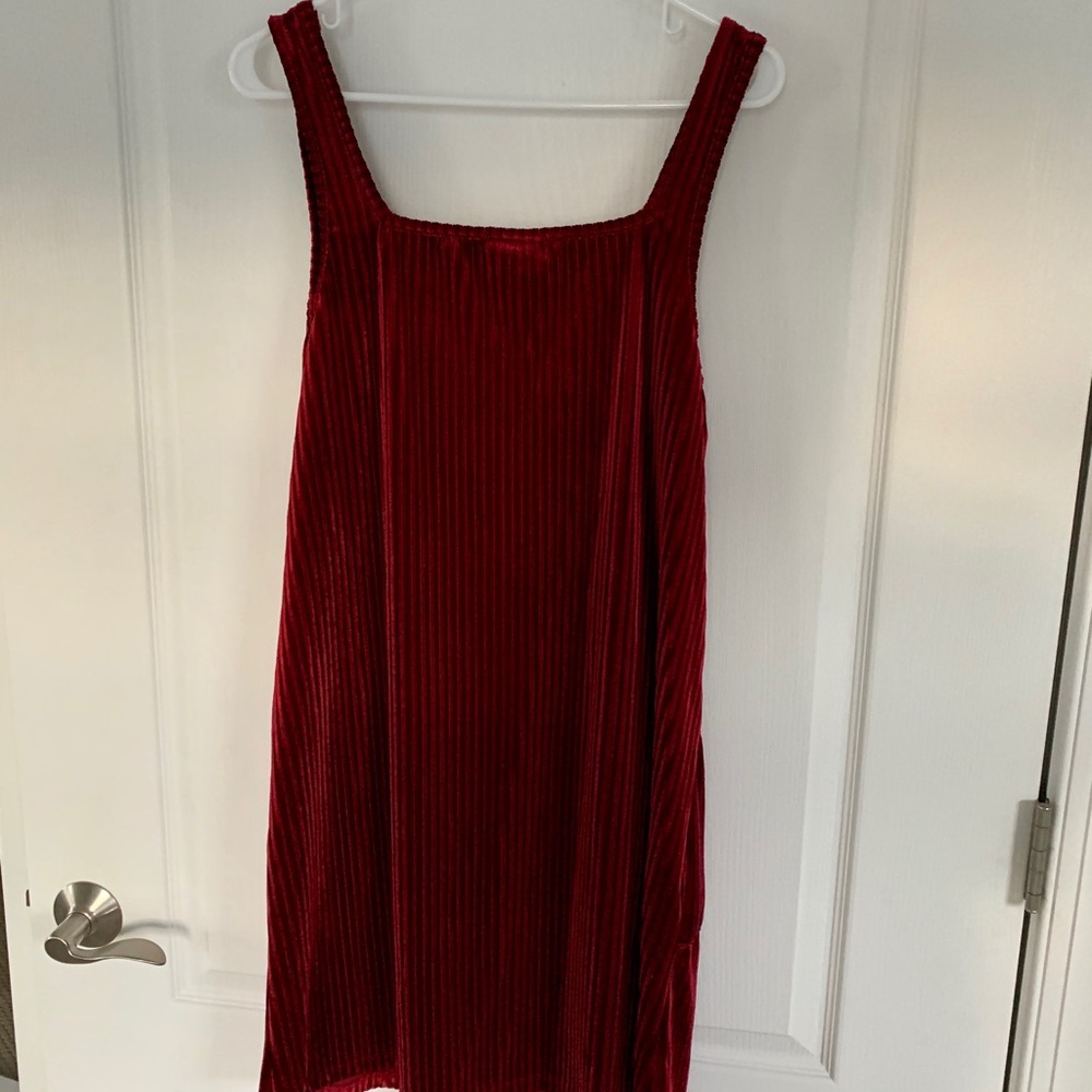 Red Velvet Ribbed Dress with Pockets - Picture 2 of 4